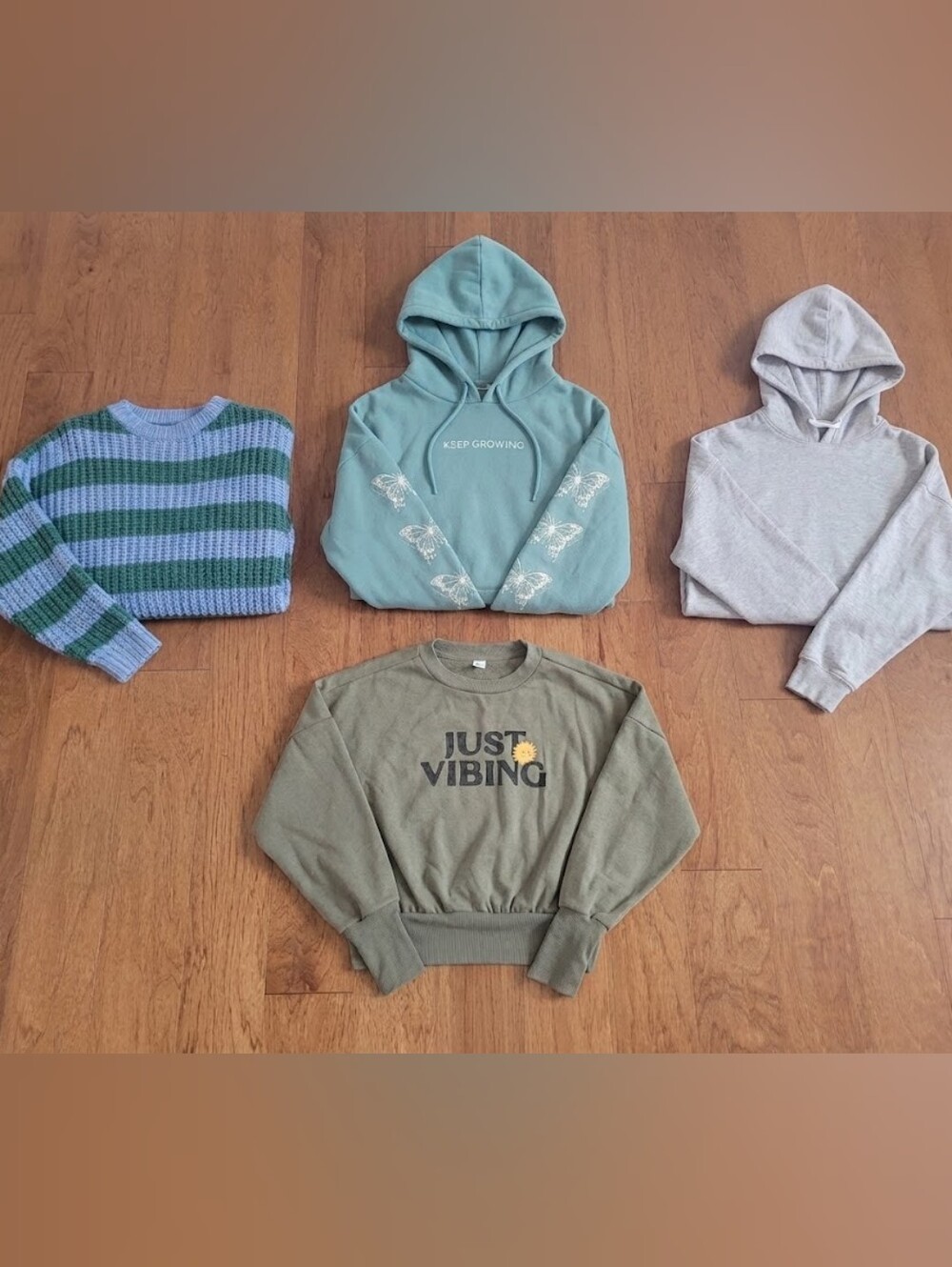 lot of 4 items cotton hoodies, sweatshirt, sweater size S Juniors
